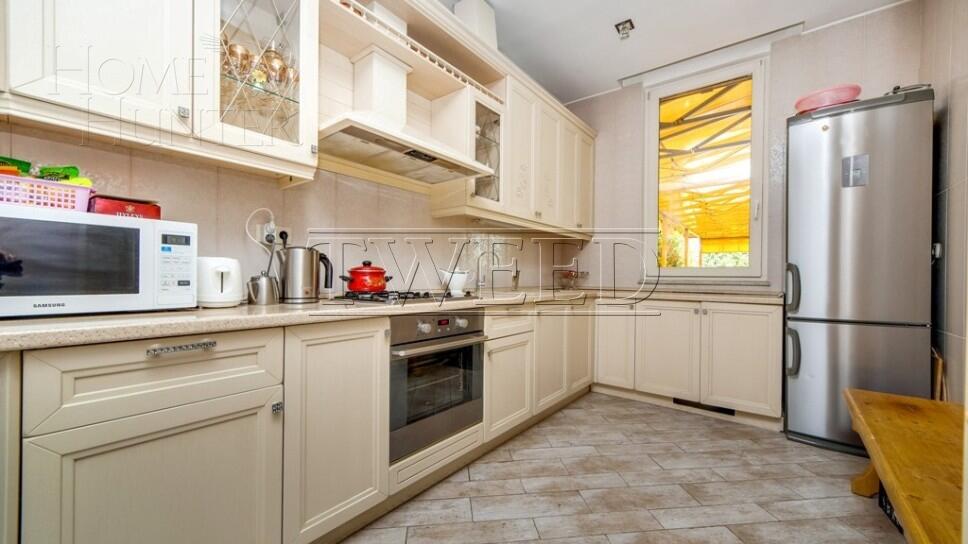 3-этажный коттедж 620 м² с отделкой