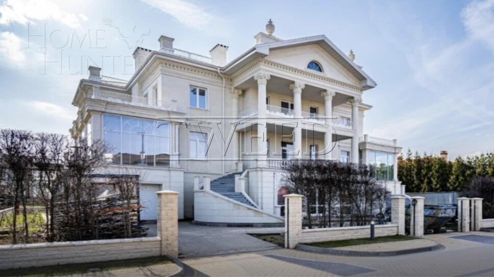 3-этажный коттедж 1 532 м² без отделки