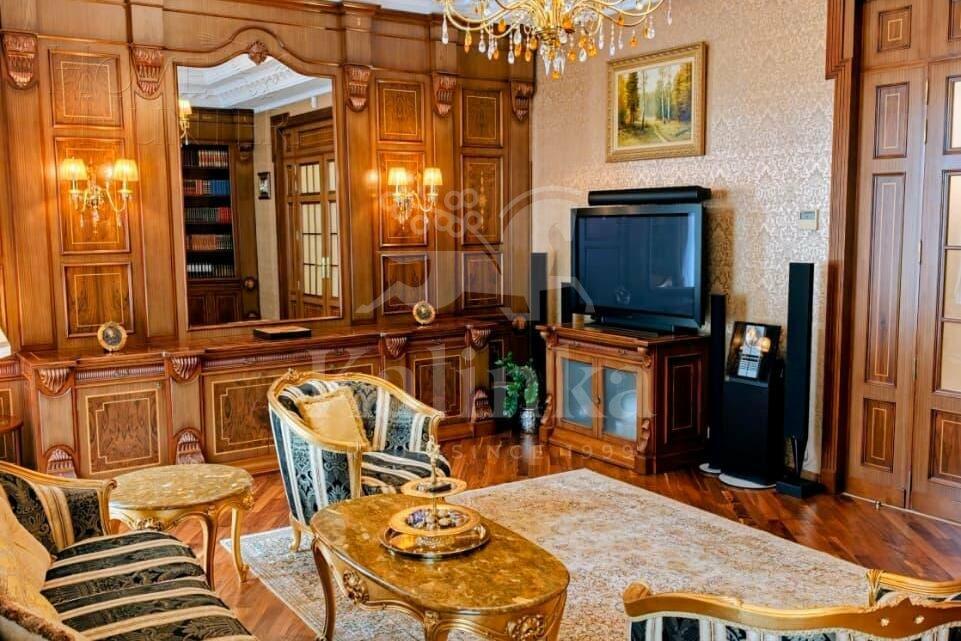 3-КОМН. КВАРТИРА С ОТДЕЛКОЙ 136.5 М² НА 3 ЭТАЖЕ
