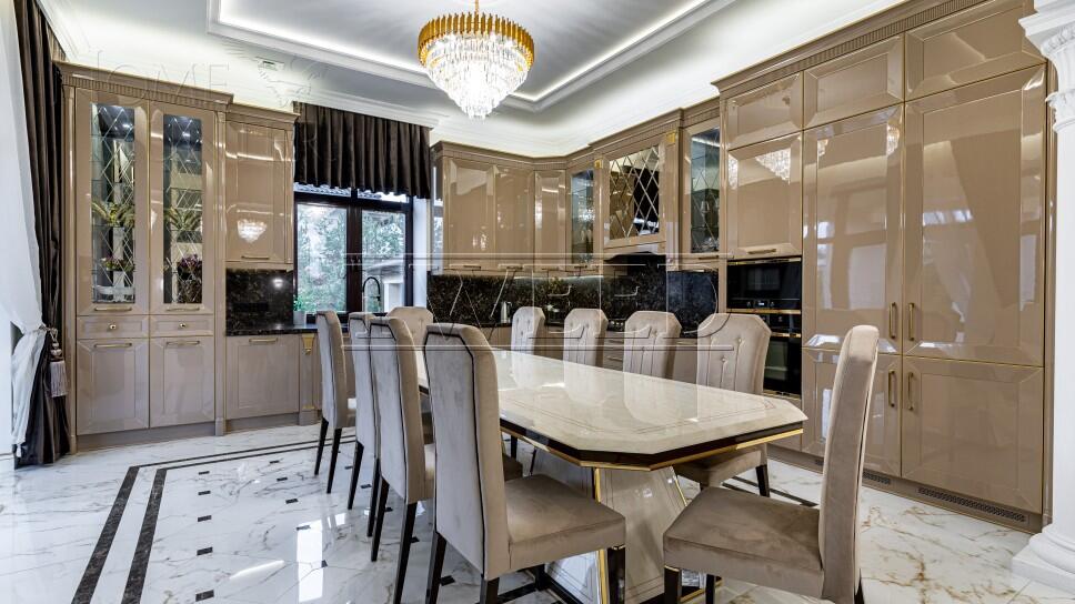 2-этажный коттедж 640 м² с отделкой