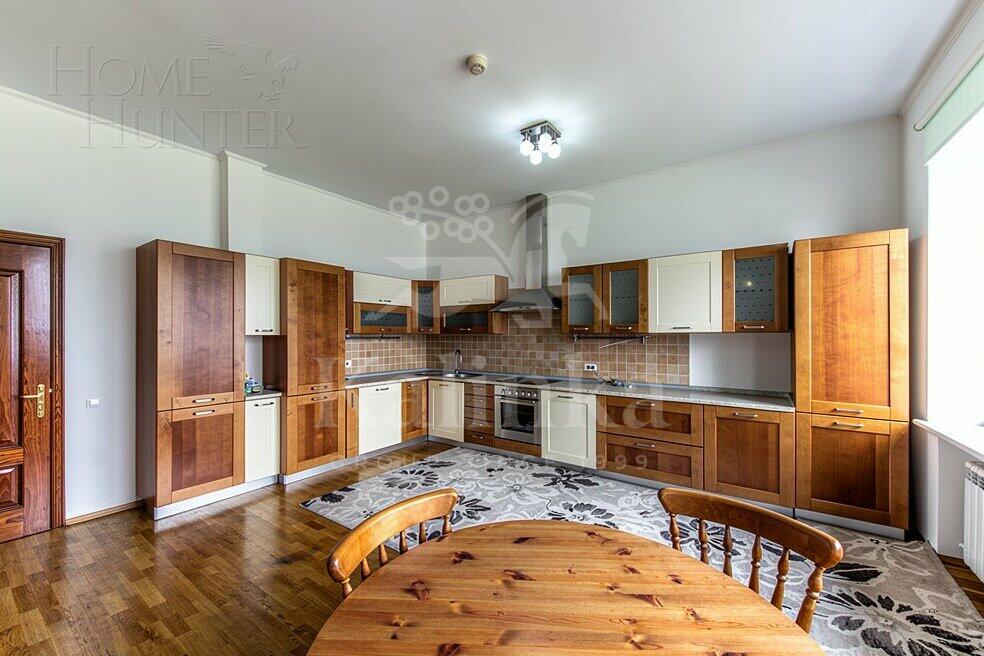 5-КОМН. КВАРТИРА С ОТДЕЛКОЙ 185.8 М² НА 3 ЭТАЖЕ
