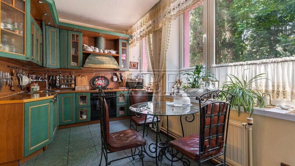 3-этажный коттедж 500 м² с отделкой