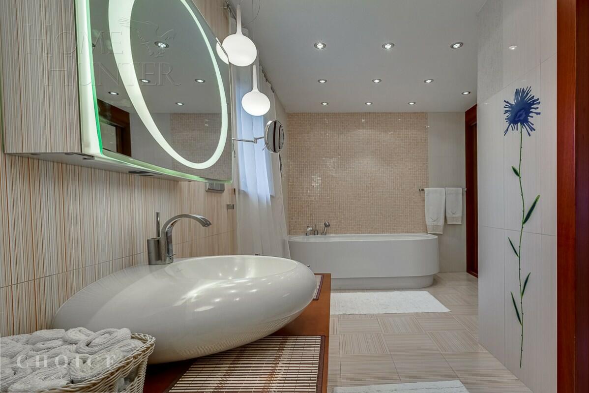 4-этажный коттедж 540 м² с отделкой
