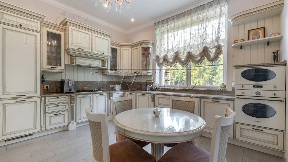 2-этажный коттедж 700 м² с отделкой