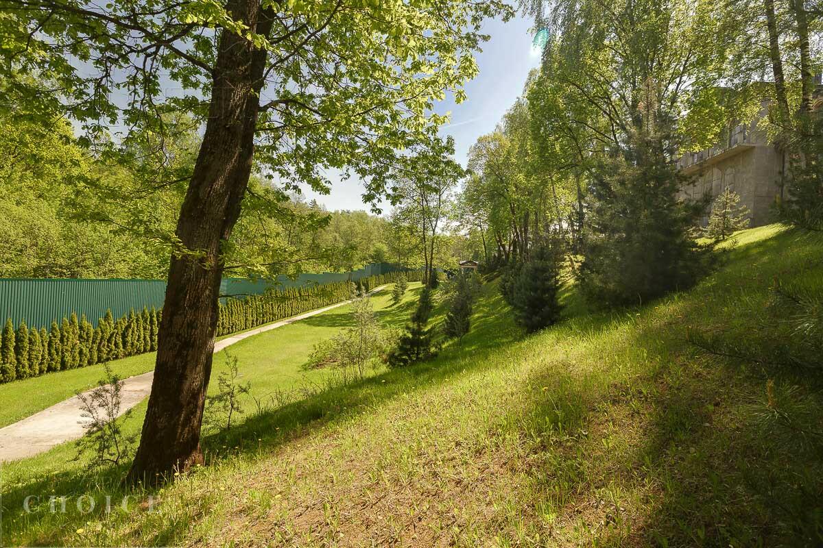 4-этажный коттедж 2 350 м² без отделки