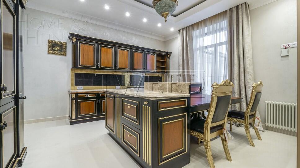 2-этажный коттедж 650 м² с отделкой