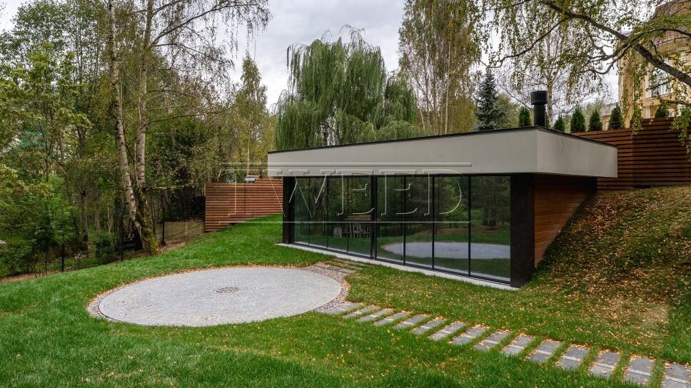 2-этажный коттедж 650 м² с отделкой