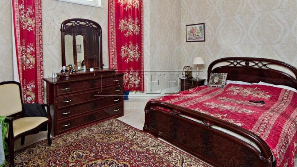 4-этажный коттедж 1 400 м² с отделкой