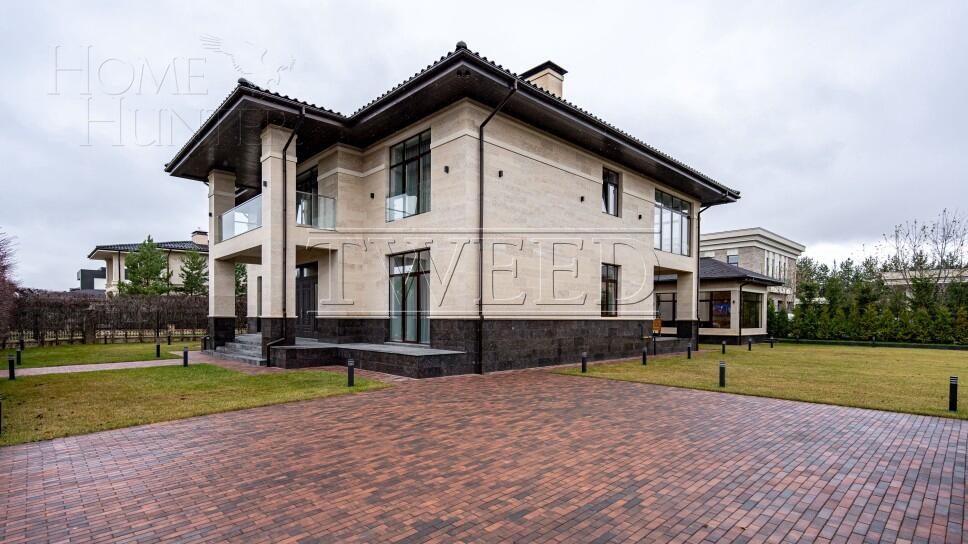 2-этажный коттедж 640 м² с отделкой
