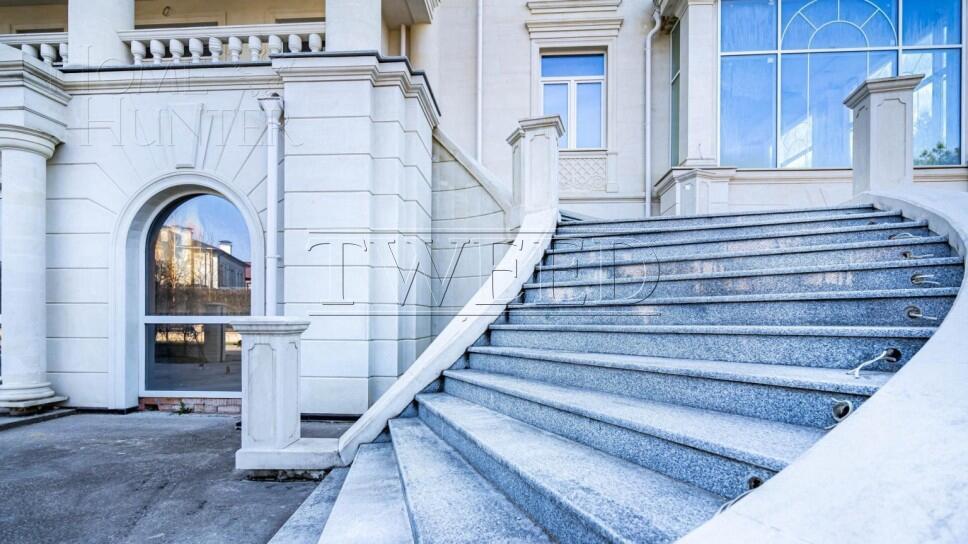 3-этажный коттедж 1 532 м² без отделки