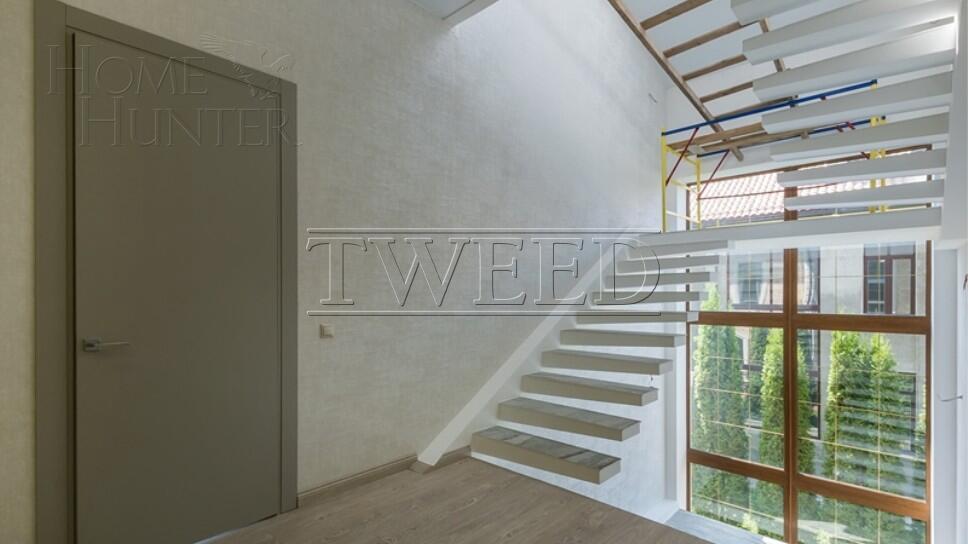 3-этажный коттедж 1 530 м² с отделкой