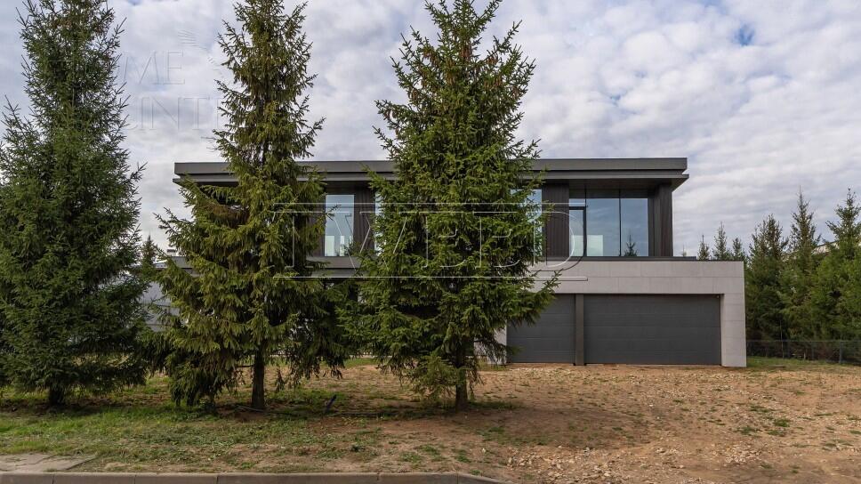 2-этажный коттедж 920 м² без отделки