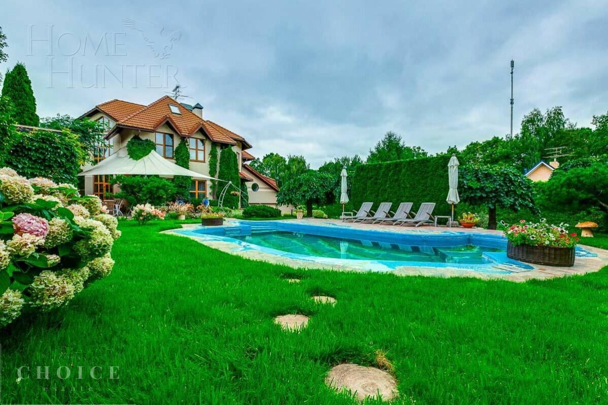 4-этажный коттедж 540 м² с отделкой