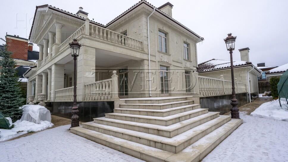 2-этажный коттедж 650 м² с отделкой