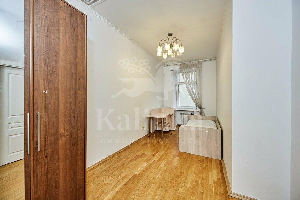 5-КОМН. КВАРТИРА С ОТДЕЛКОЙ 185.8 М² НА 3 ЭТАЖЕ
