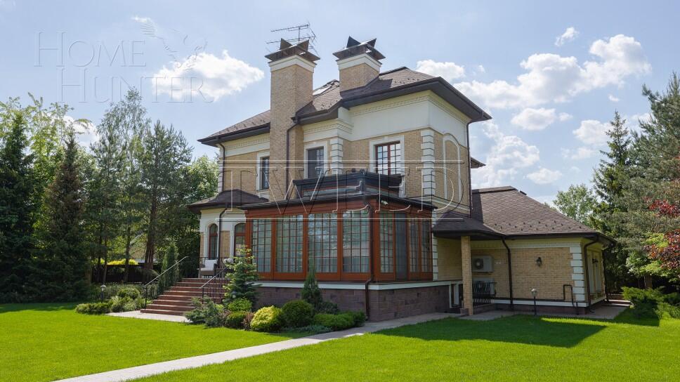 3-этажный коттедж 661 м² с отделкой