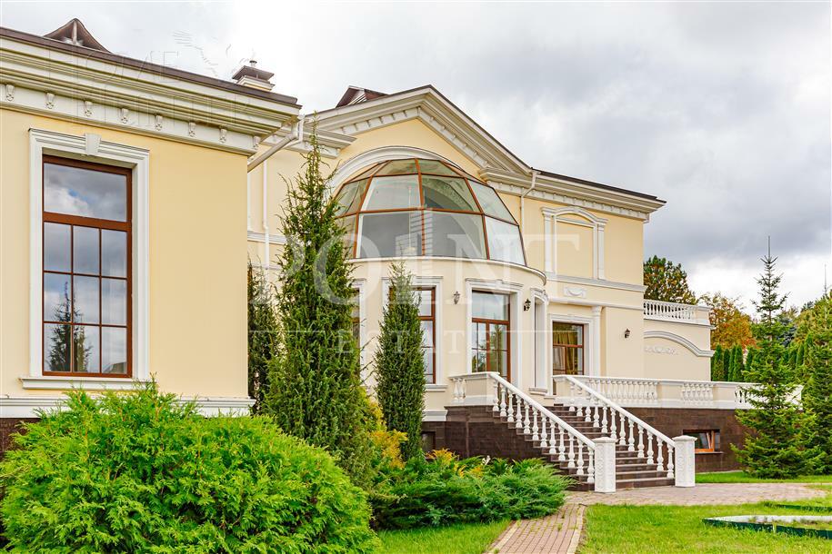 2-этажный коттедж 3 000 м² с отделкой