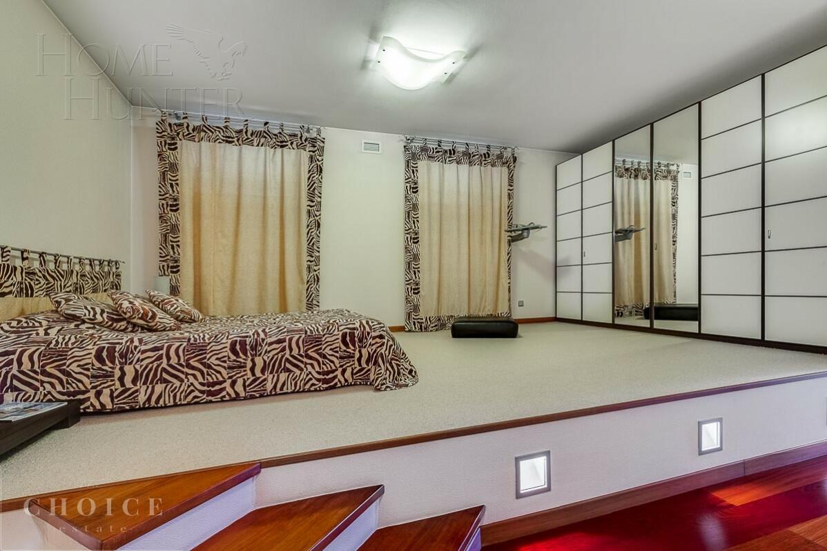 4-этажный коттедж 540 м² с отделкой