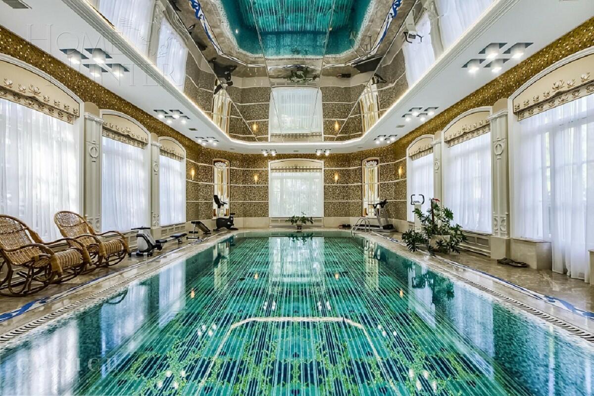 2-этажный коттедж 2 000 м² с отделкой