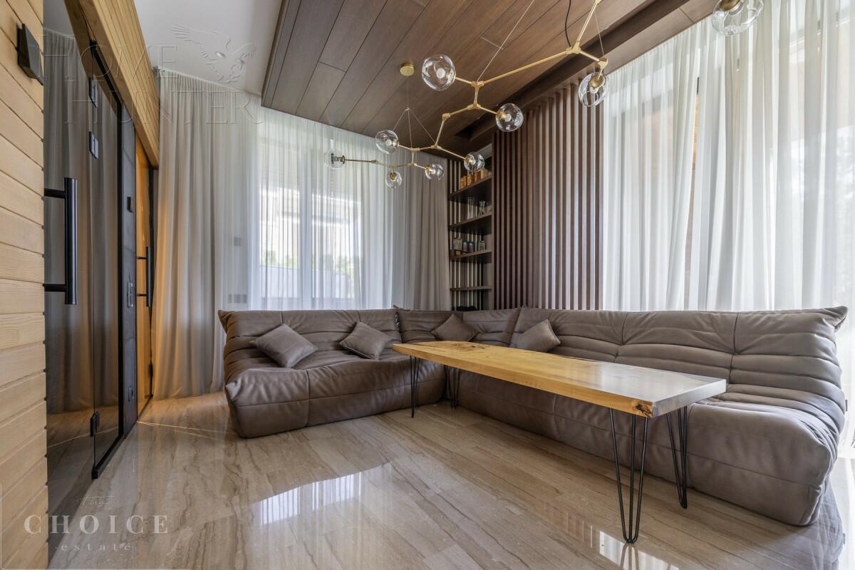 3-этажный коттедж 550 м² с отделкой