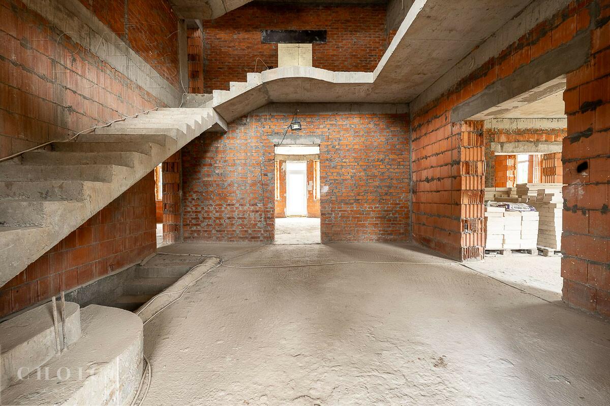2-этажный коттедж 860 м² без отделки