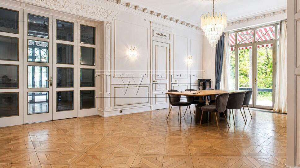 3-этажный коттедж 350 м² с отделкой