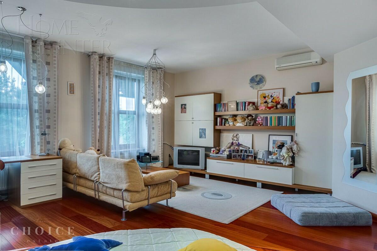 4-этажный коттедж 540 м² с отделкой