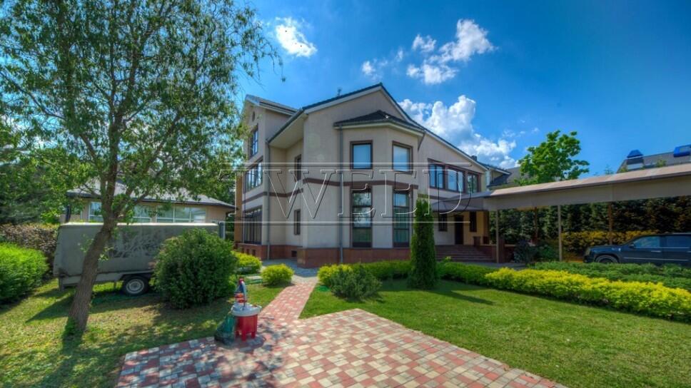 3-этажный коттедж 620 м² с отделкой