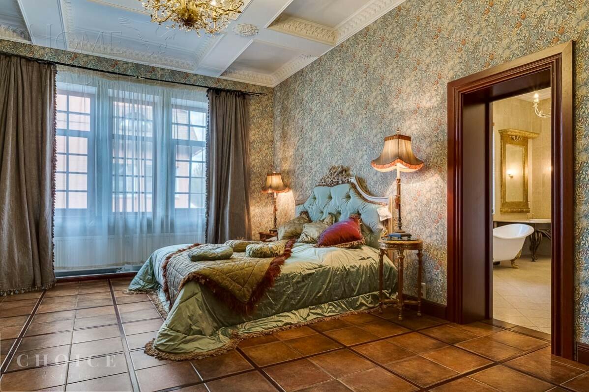 2-этажный коттедж 1 100 м² с отделкой