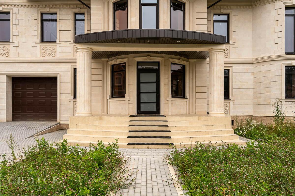 2-этажный коттедж 860 м² без отделки