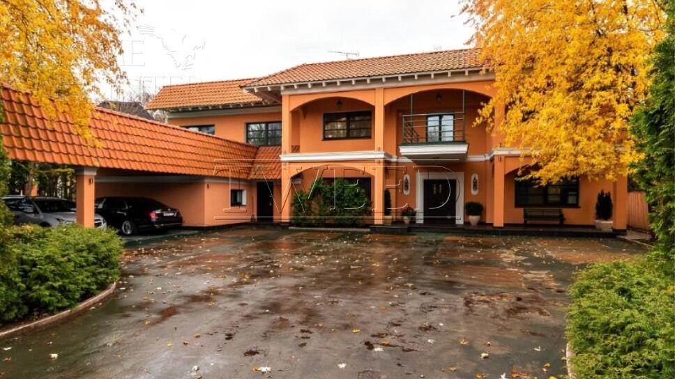 2-этажный коттедж 760 м² с отделкой