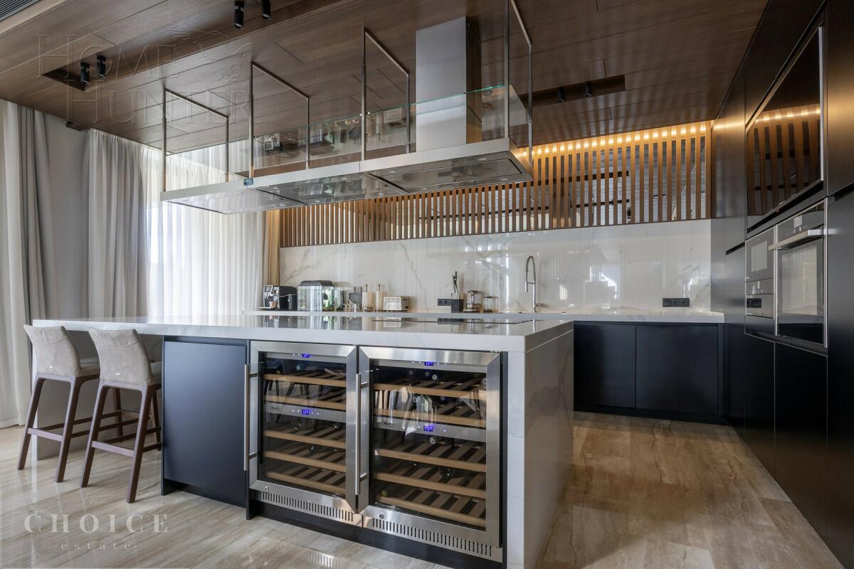 3-этажный коттедж 550 м² с отделкой