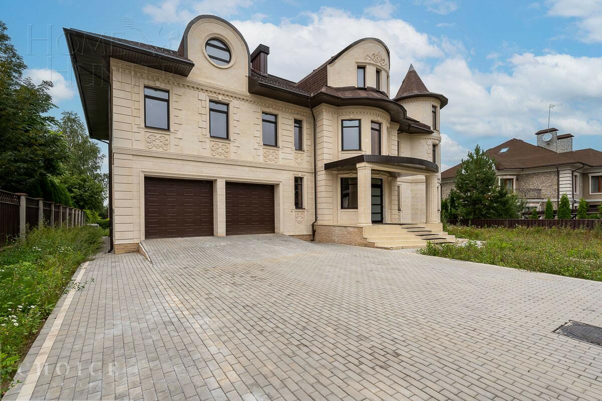 2-этажный коттедж 860 м² без отделки