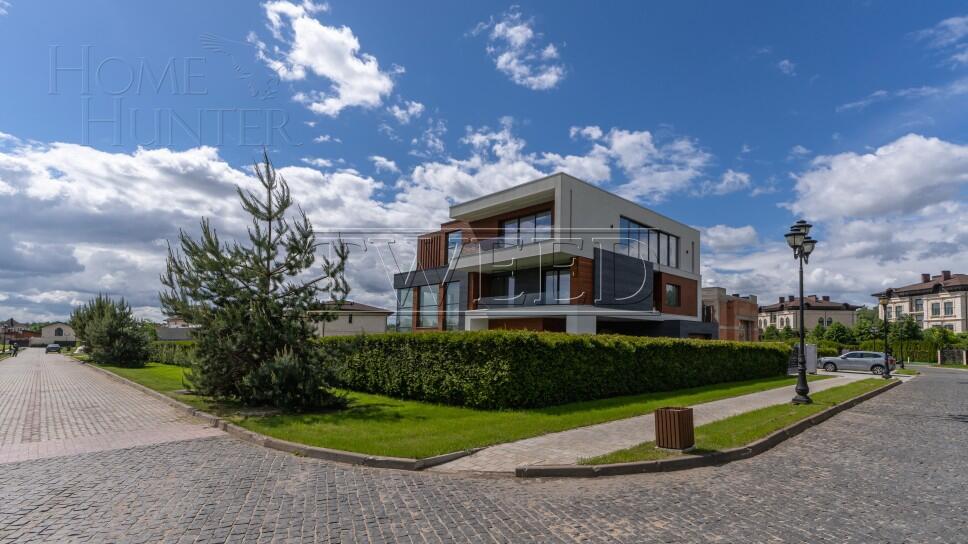 3-этажный коттедж 920 м² с отделкой