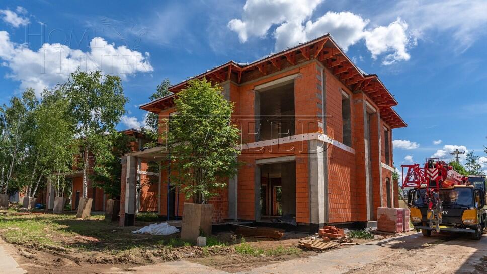 2-этажный коттедж 347.7 м² без отделки