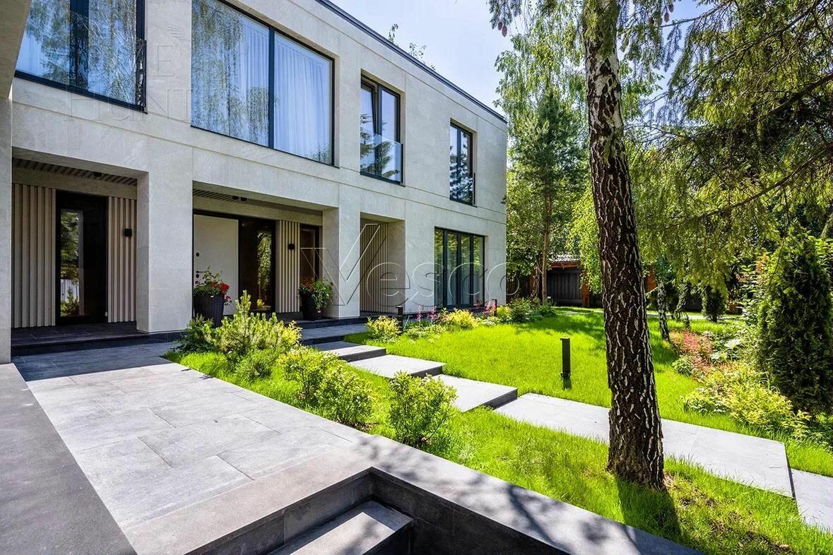 КОТТЕДЖ 450 м² без отделки