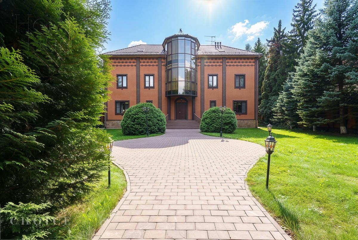 КОТТЕДЖ 1 200 м² с отделкой