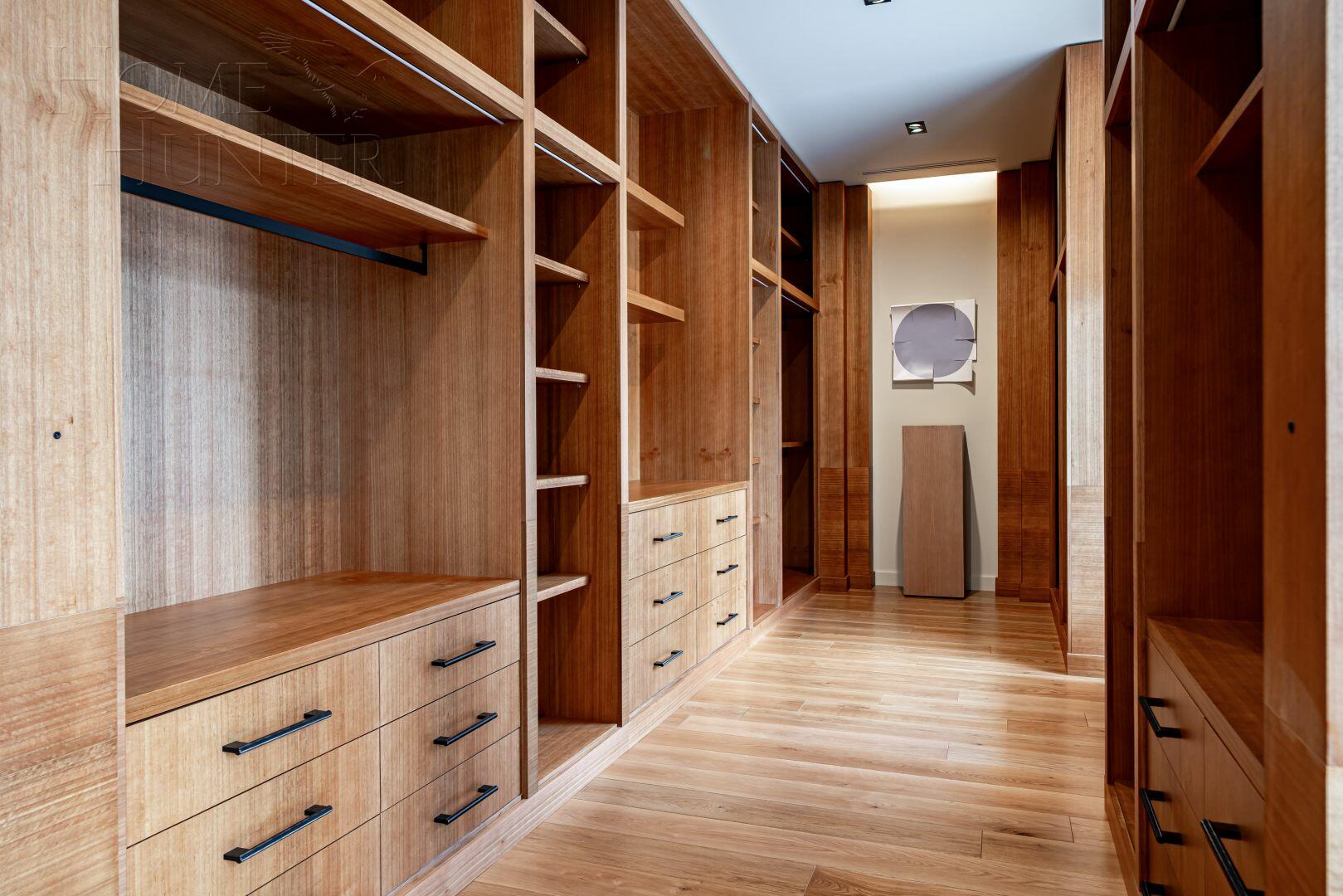 3-этажный коттедж 1 495.4 м² с отделкой