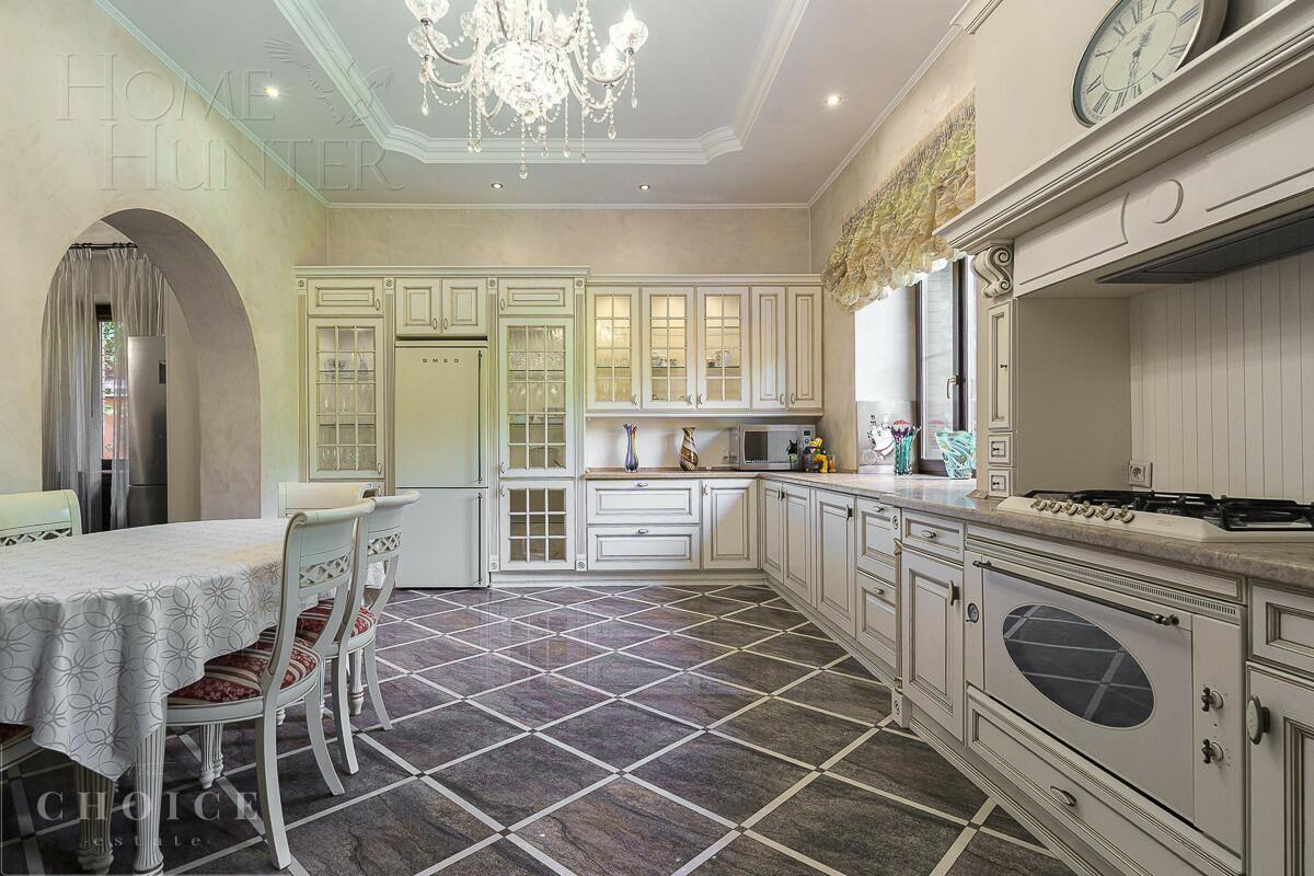 КОТТЕДЖ 1 200 м² с отделкой