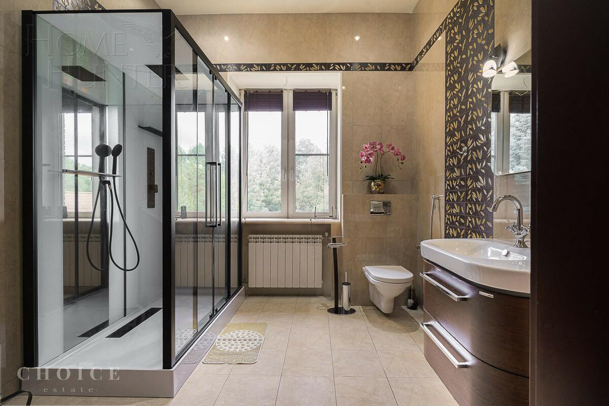 КОТТЕДЖ 1 200 м² с отделкой