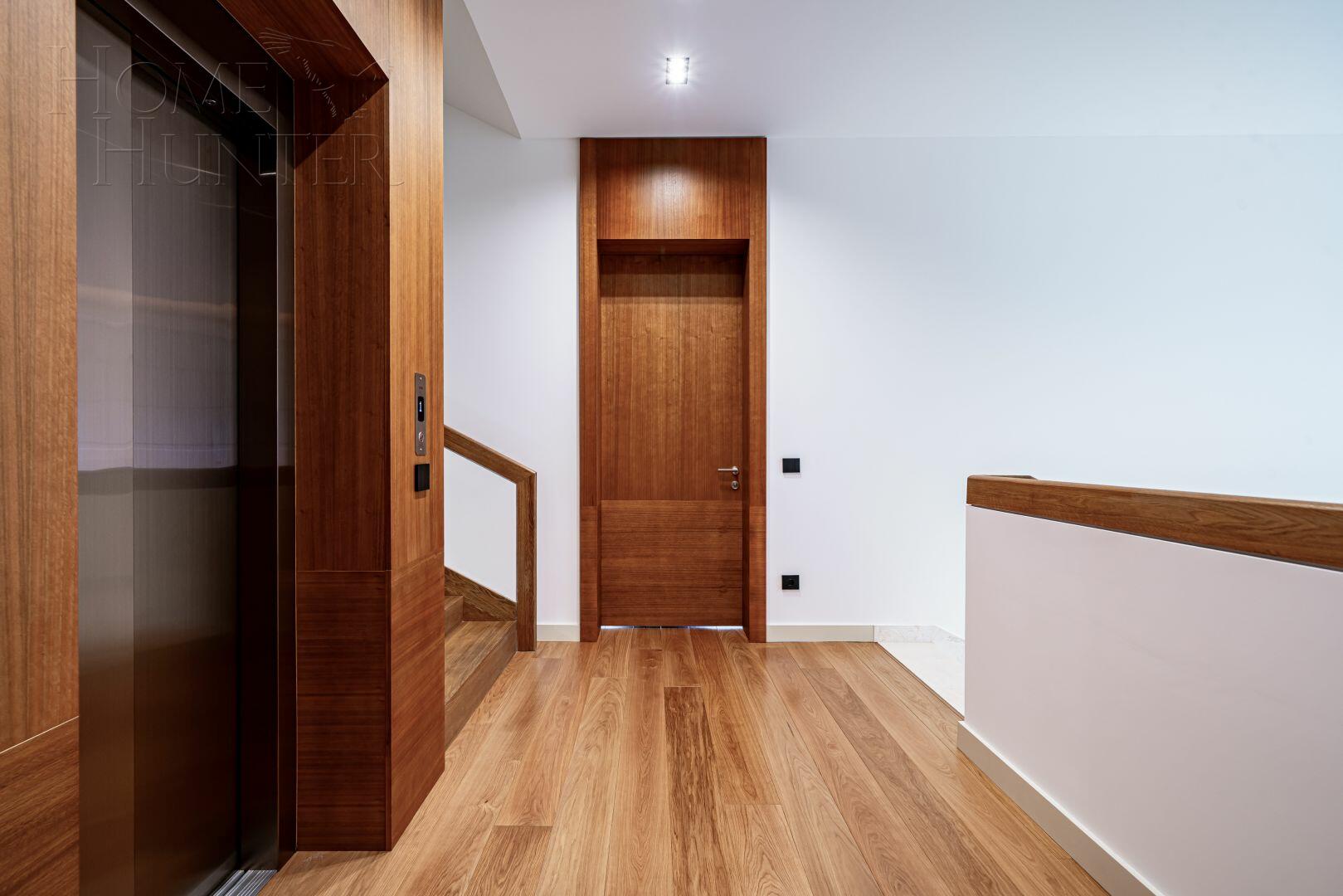 3-этажный коттедж 1 495.4 м² с отделкой