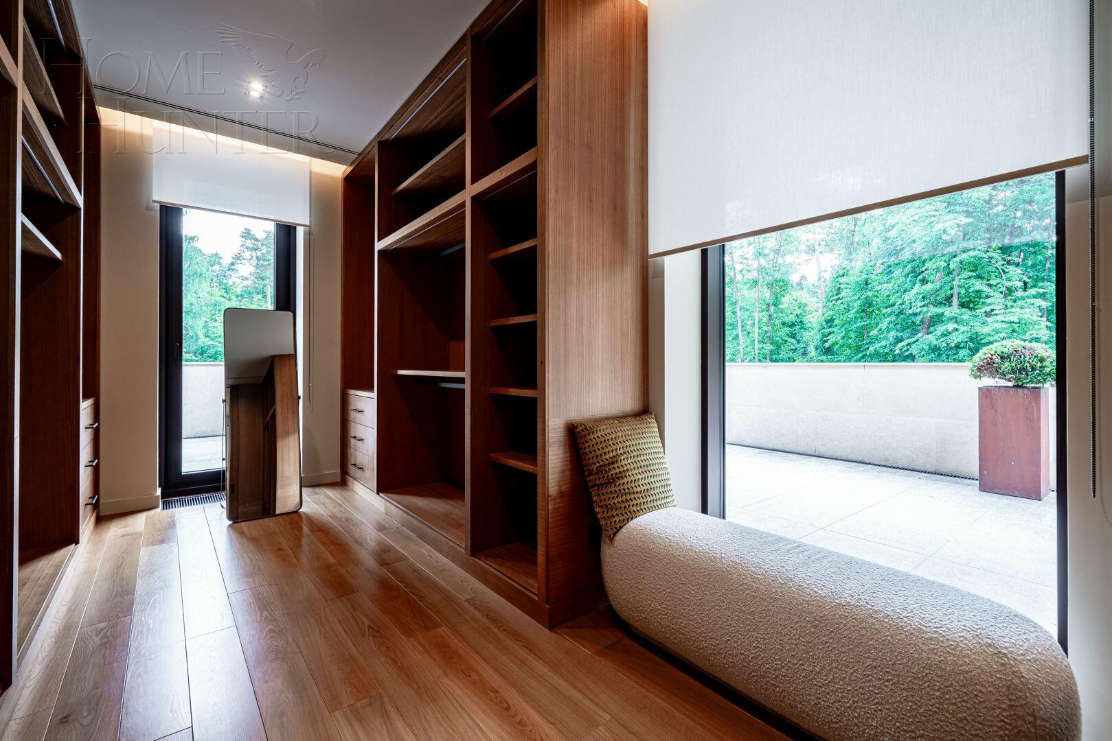 3-этажный коттедж 1 495.4 м² с отделкой