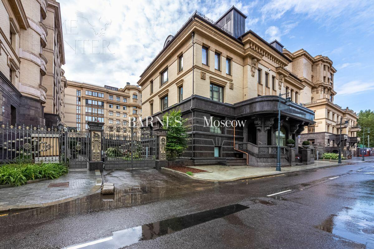 4-КОМН. КВАРТИРА С ОТДЕЛКОЙ 238 М² НА 2 ЭТАЖЕ