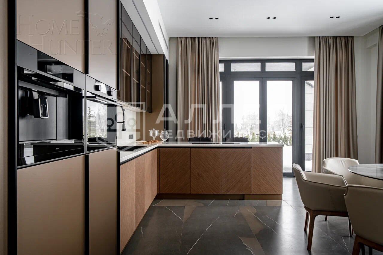 2-этажный коттедж 627.9 м² с отделкой