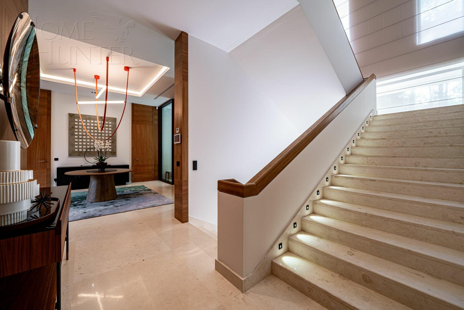 3-этажный коттедж 1 495.4 м² с отделкой