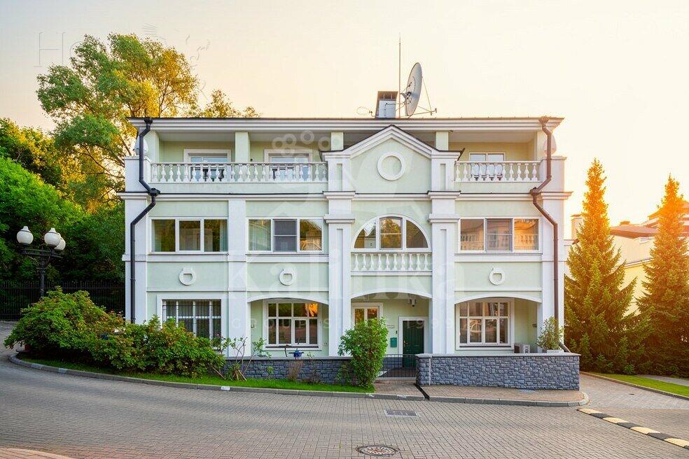 3-УРОВНЕВЫЙ ТАУНХАУС С ОТДЕЛКОЙ 525 М² НА 1 ЭТАЖЕ