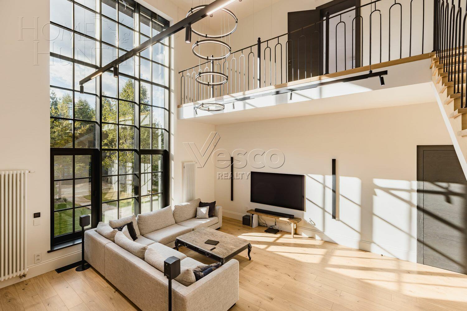 2-этажный коттедж 650 м² с отделкой