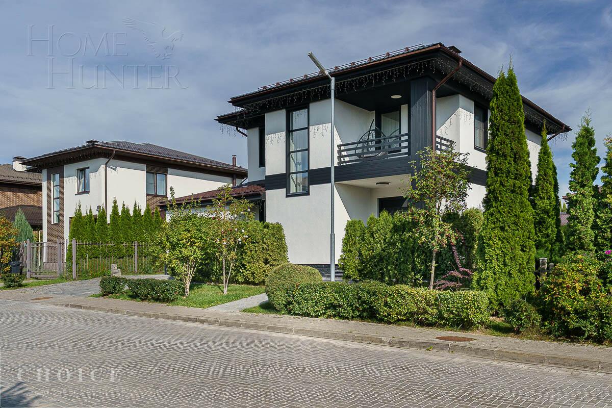2-этажный коттедж 240 м² с отделкой