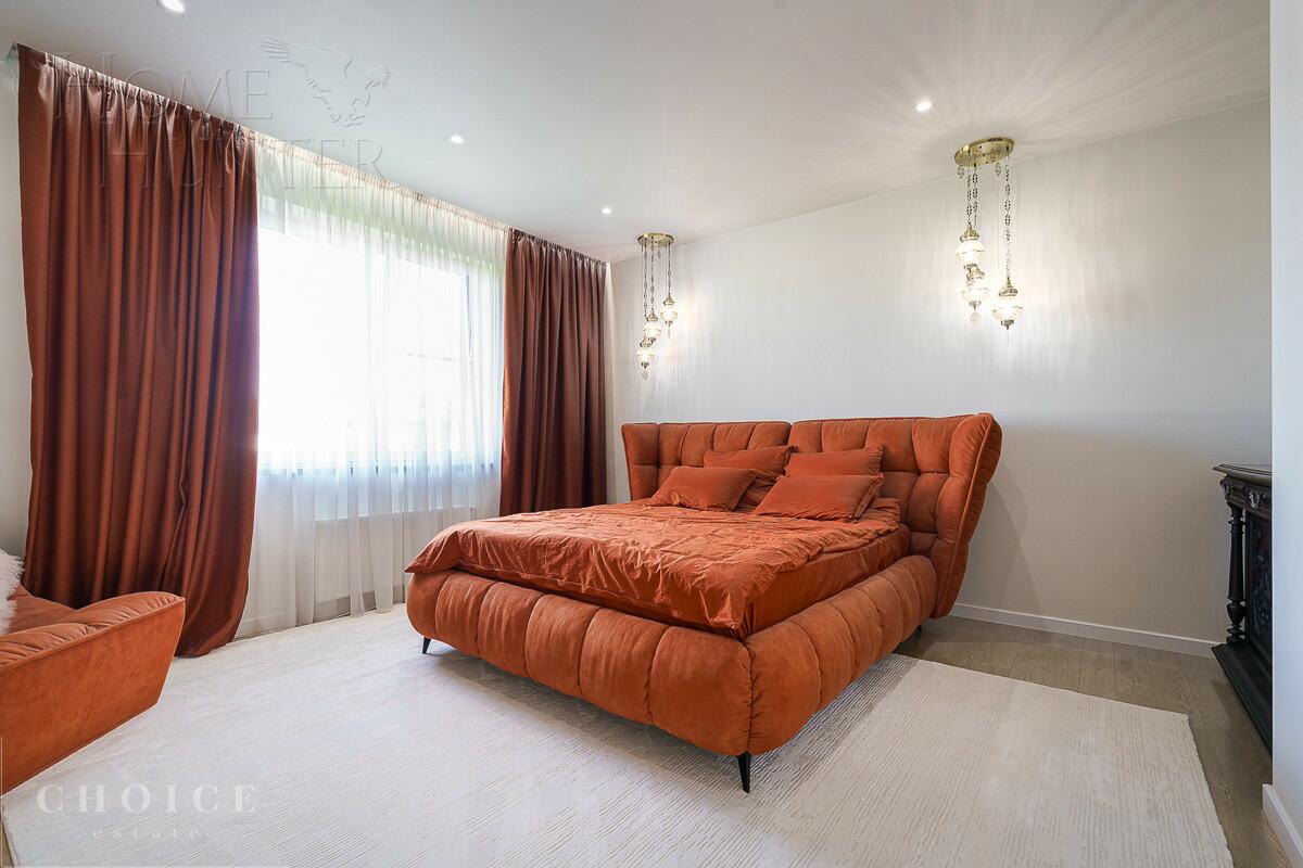 2-этажный коттедж 240 м² с отделкой