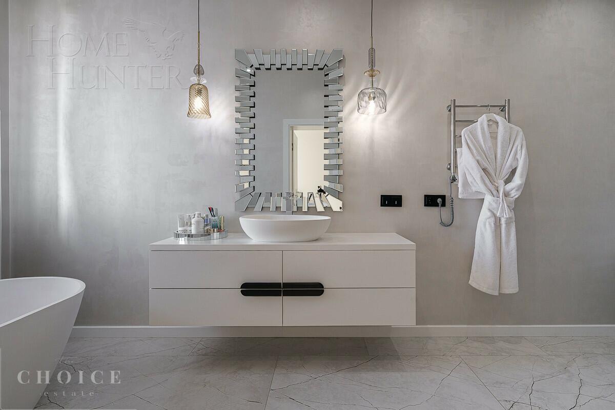 2-этажный коттедж 240 м² с отделкой